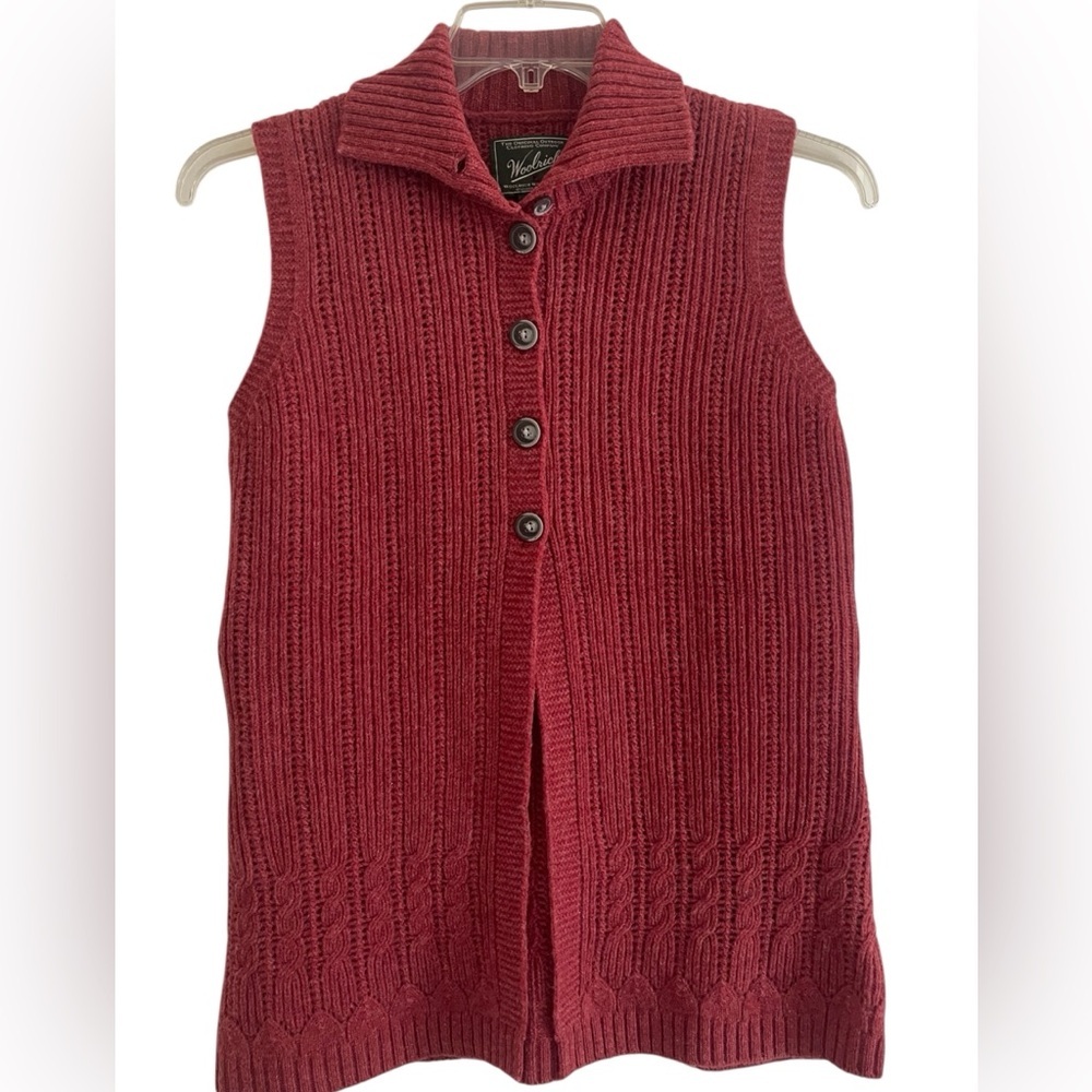Woolrich Women's Ribbed Button-Front Sleeveless Sweater Vest - Burgundy